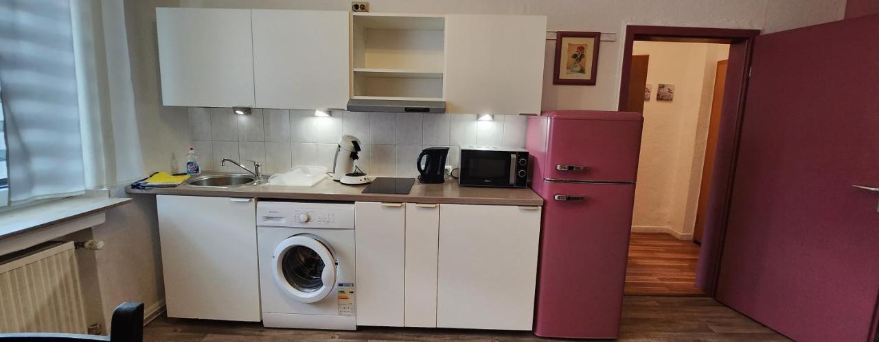 Ferienwohnung ROSA.Zentral : nähe CentrO, HBF Düss. 40min Oberhausen  Exterior foto